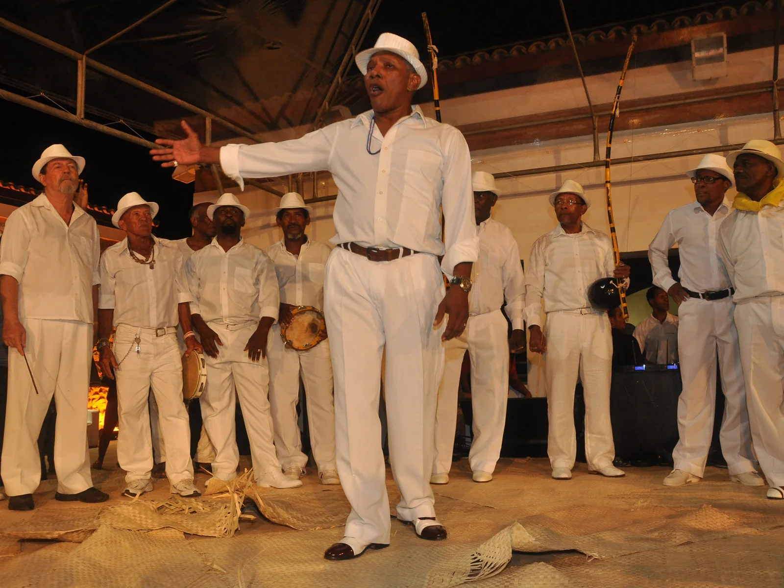 Roda de Capoeira dos Mestres veteranos.jpg