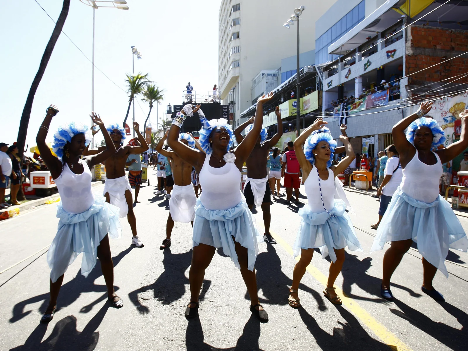 Bloco Araketu com Banda Filhos de Jorge no Circuito Dodô em (21.02). Foto- Fernando Vivas - Ag. A Tarde (6918311243).jpg