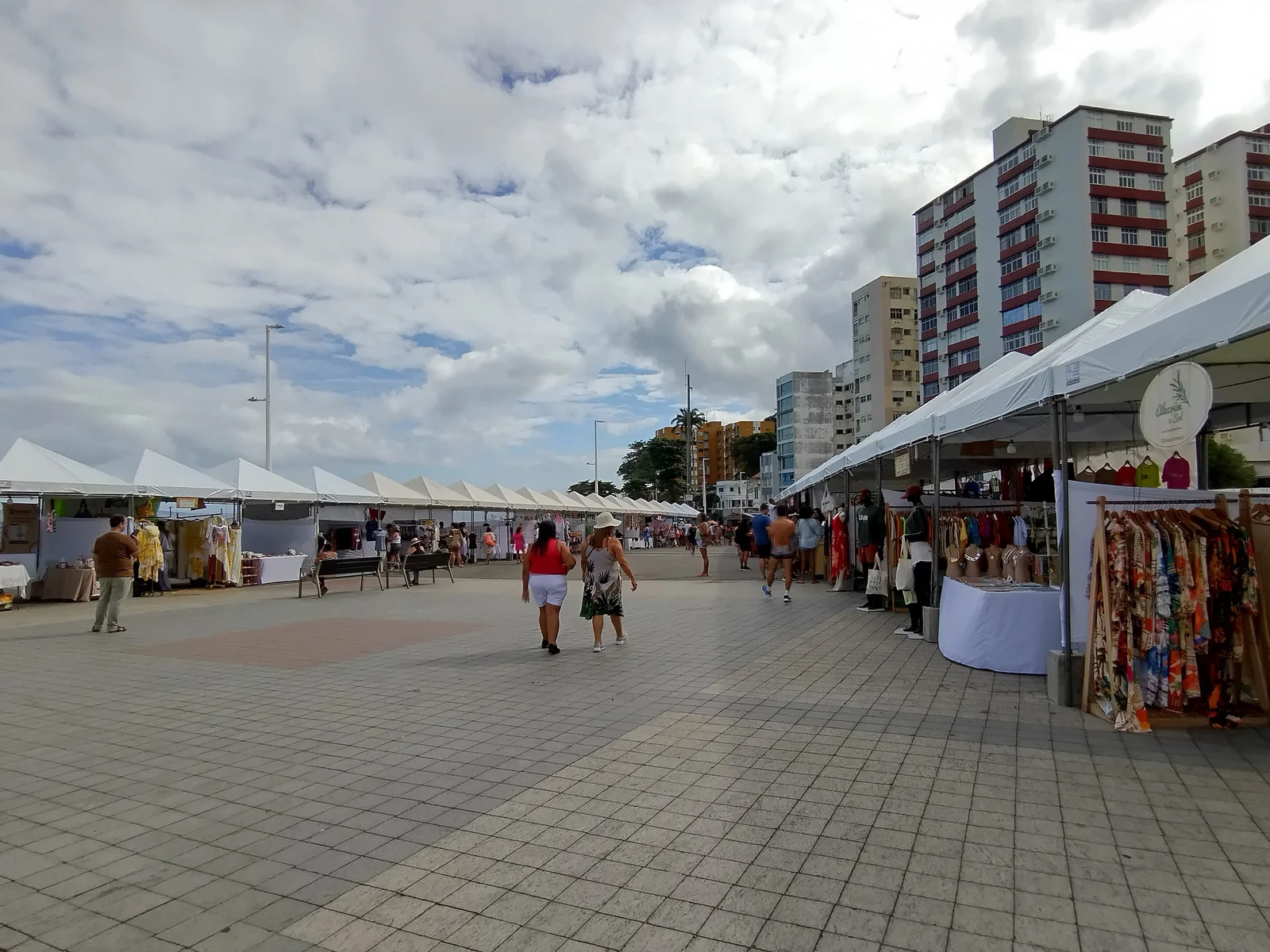 Feira de Artesanatos no Farol da Barra - Bahia