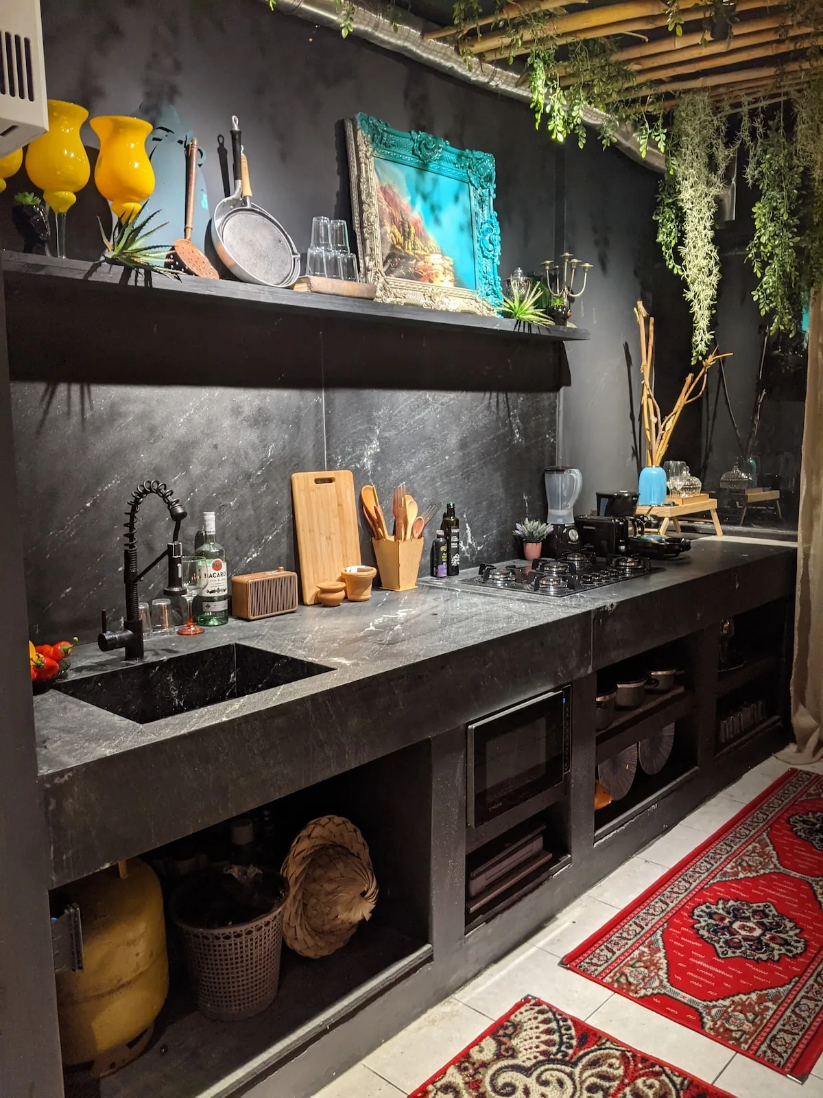 Bancada da cozinha gourmet — Penthouse Jacuzzi ao Lado do Elevador, Salvador, Bahia