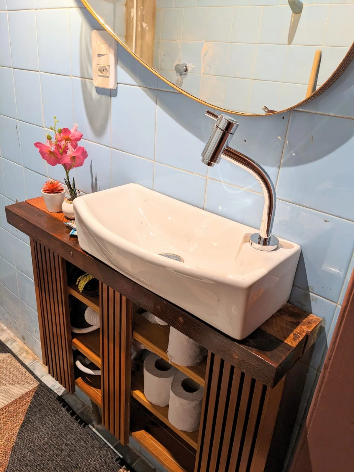 Banheiro completo — Suite Colonial — Perto do Elevador e Hotel Fasano, Salvador, Bahia